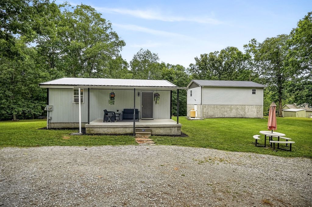 1400 Orlie Young Rd, Crab Orchard