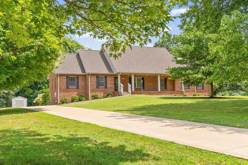 748 Gholson Rd, Clarksville