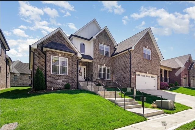 513 Summit View Cir, Clarksville