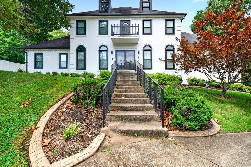 2706 Wakefield Dr, Clarksville