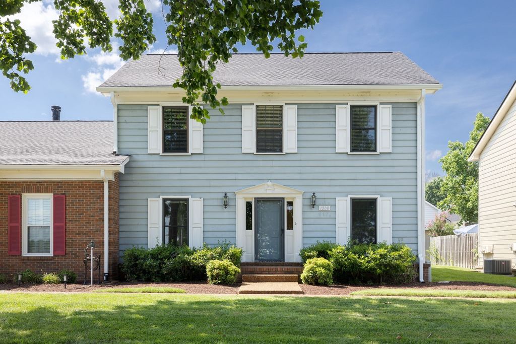 1208 Brentwood Pt, Brentwood
