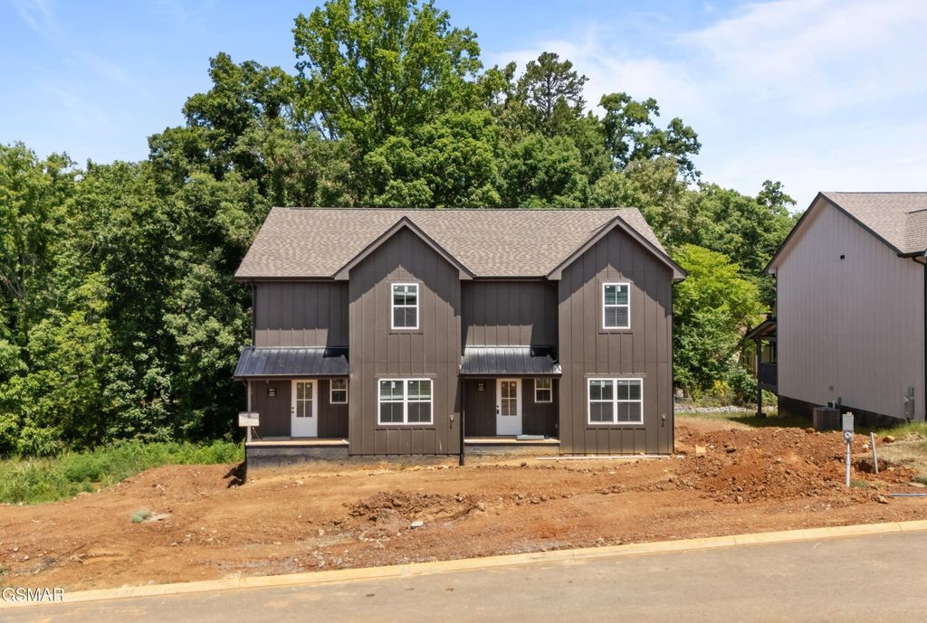 913 Lacy Ct, Sevierville