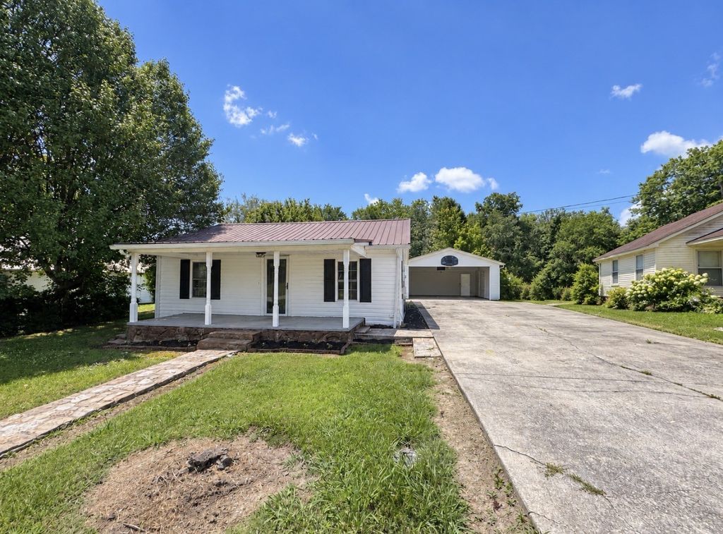 229 Adams St, Smithville