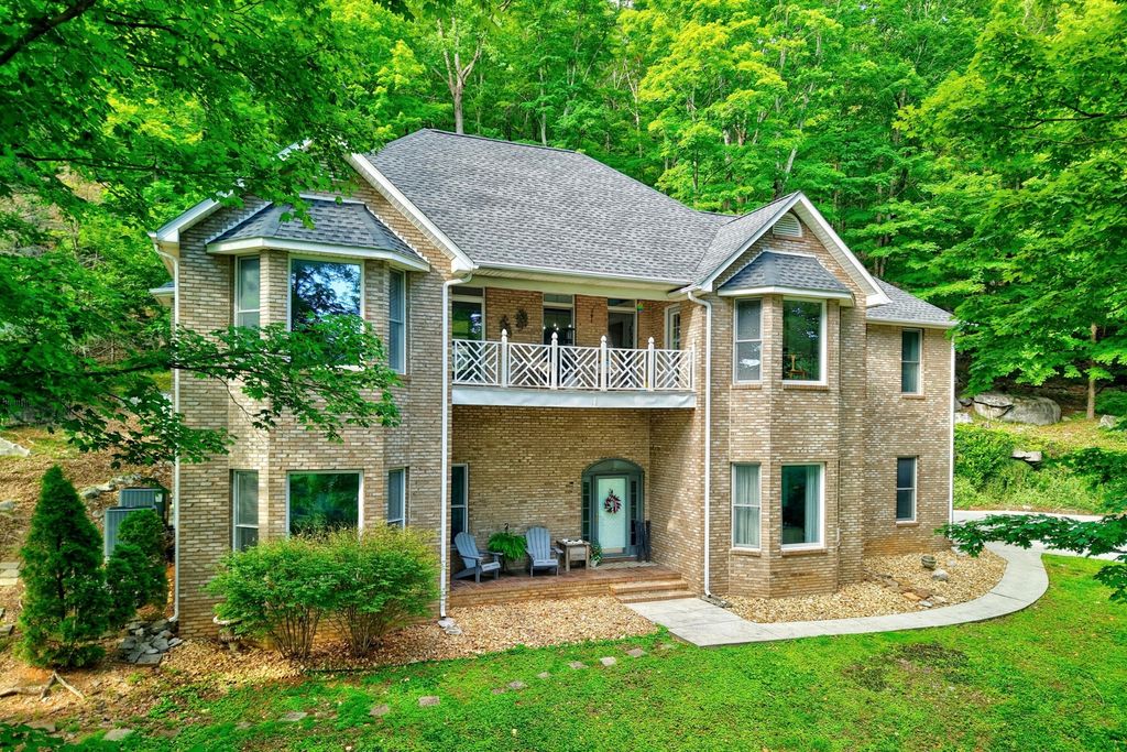 1650 N Plantation Dr, Cookeville