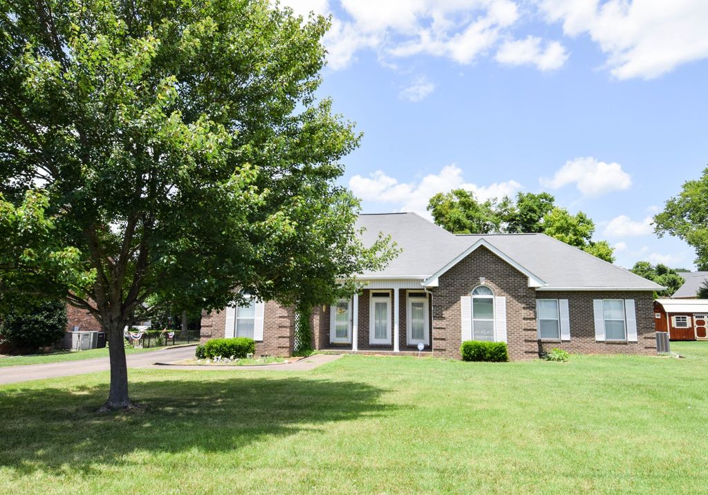134 Stonehouse Dr, Gallatin
