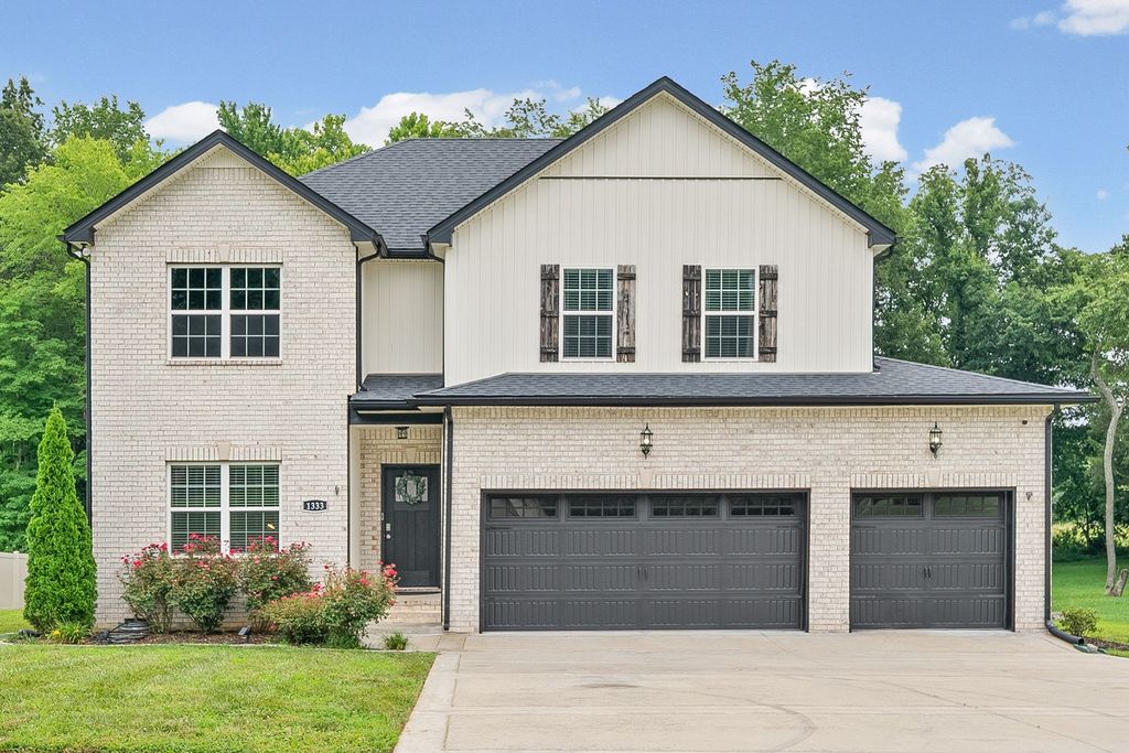 1333 Morning Star Dr, Clarksville