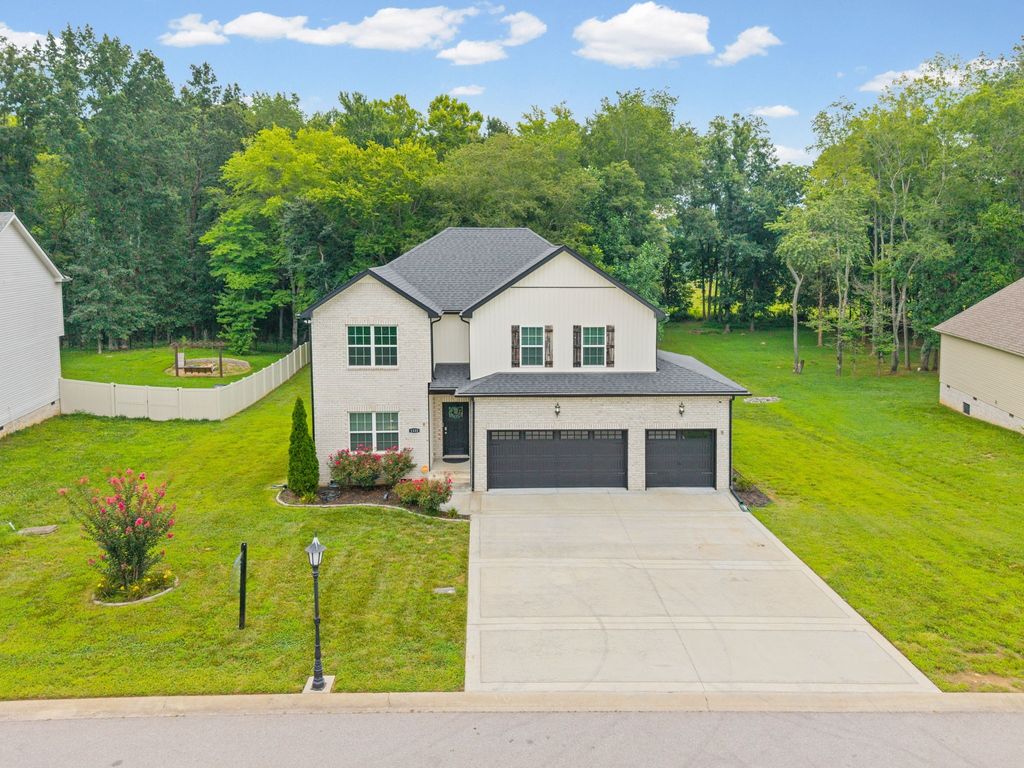 1333 Morning Star Dr, Clarksville