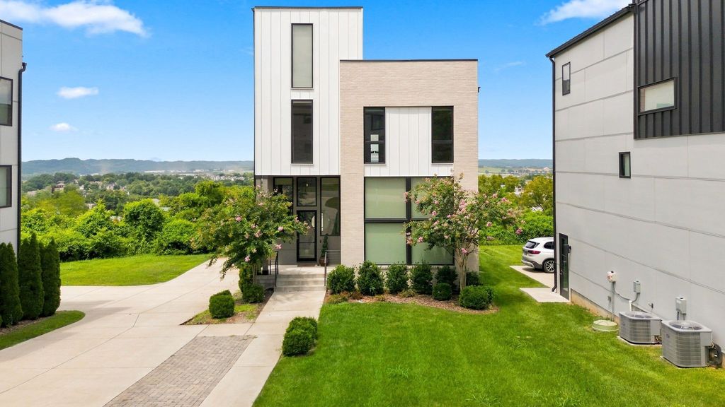 6012 Hill Cir, Nashville