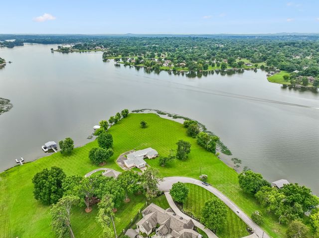 413 Private Dr, Hendersonville