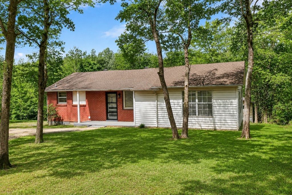 751 Hogan Rd, Clarksville