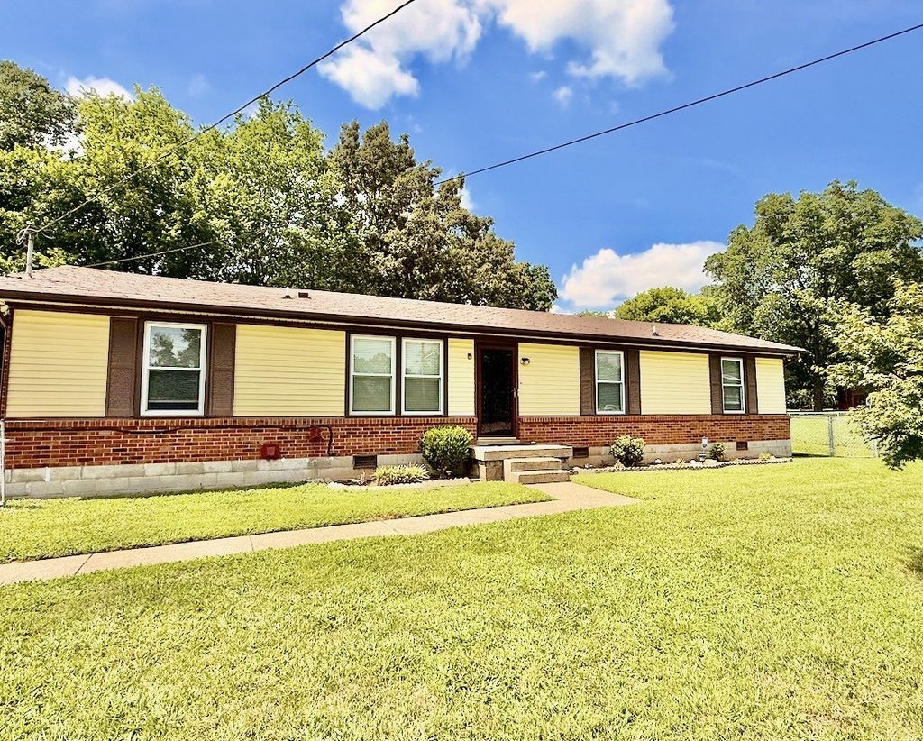 107 Winston Ct, Clarksville