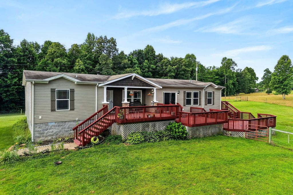 295 Narrow Way, Crossville