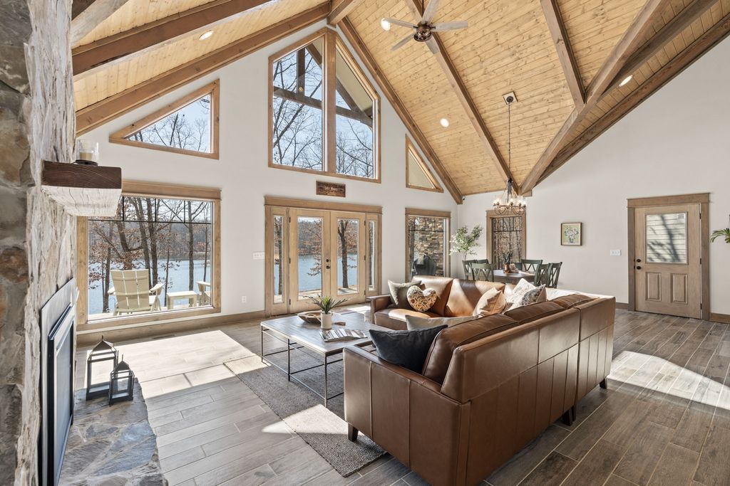 722 Hemlock Ln, Spencer