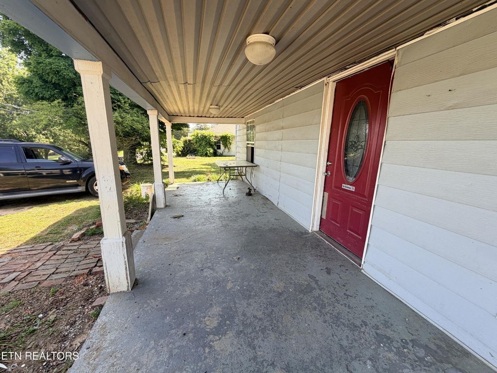 16 Saint Francis St, Englewood