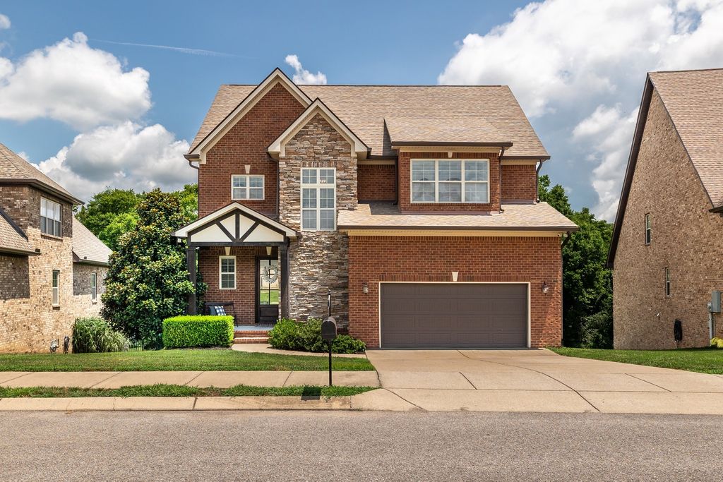 7013 Salmon Run, Spring Hill