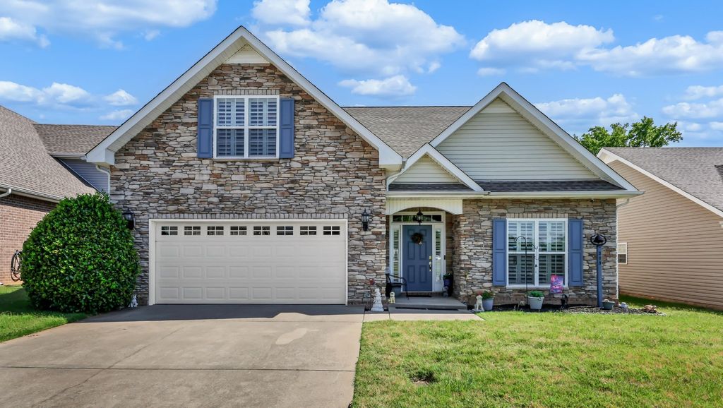 295 Turnberry Circle, Clarksville