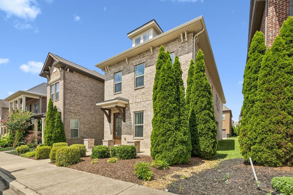 151 Benjamin Ln, Hendersonville