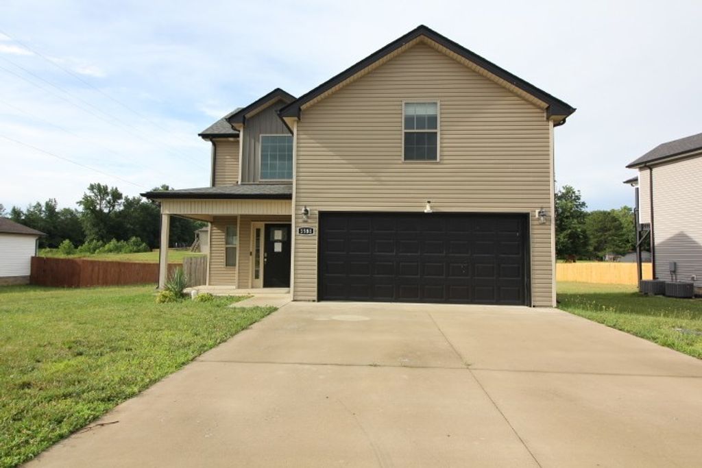 1580 Variance Dr, Clarksville