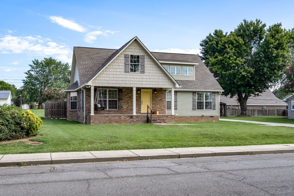 602 7th St, Lawrenceburg