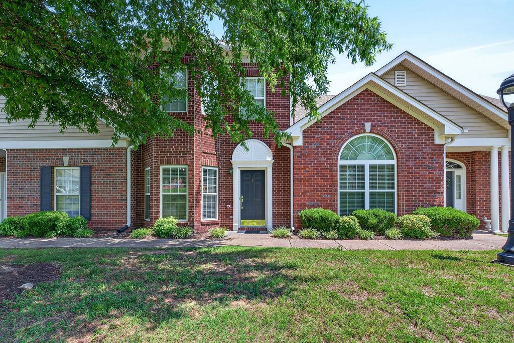 8 Baker Ct, Lebanon