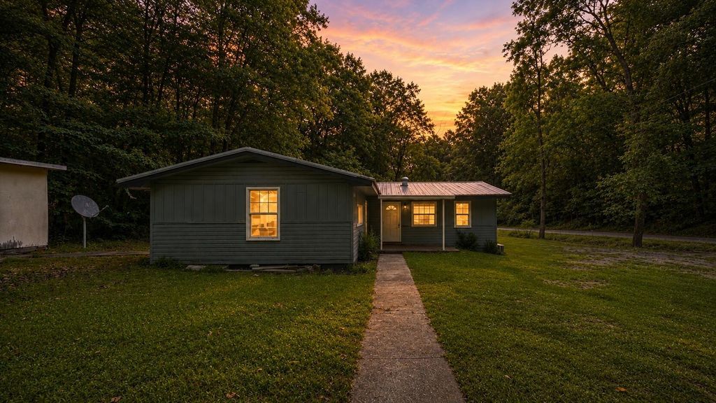 208 County Road 44, Athens