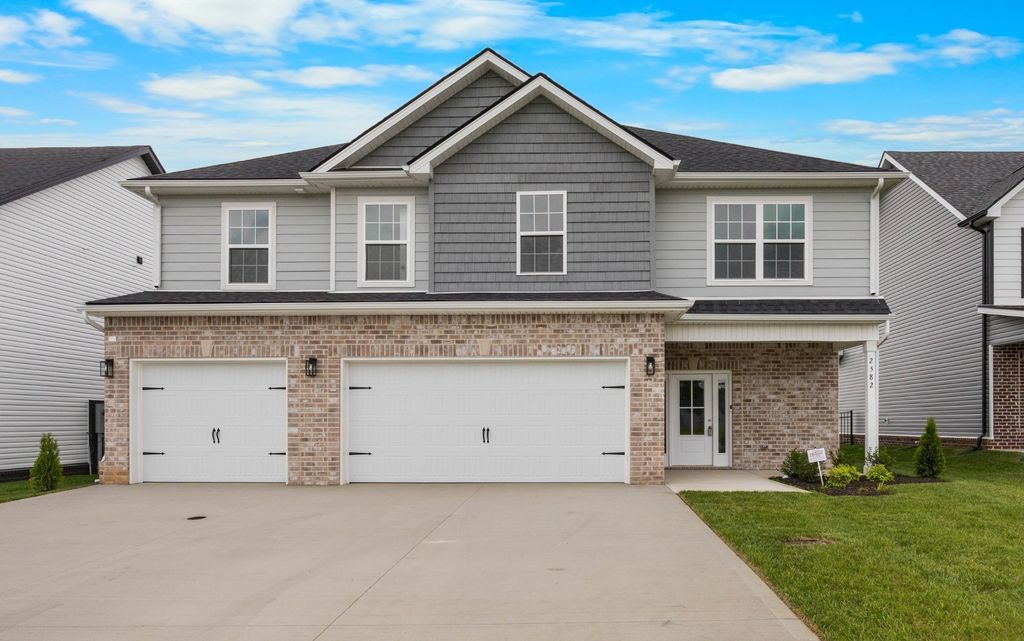 2582 Rafiki Dr, Clarksville