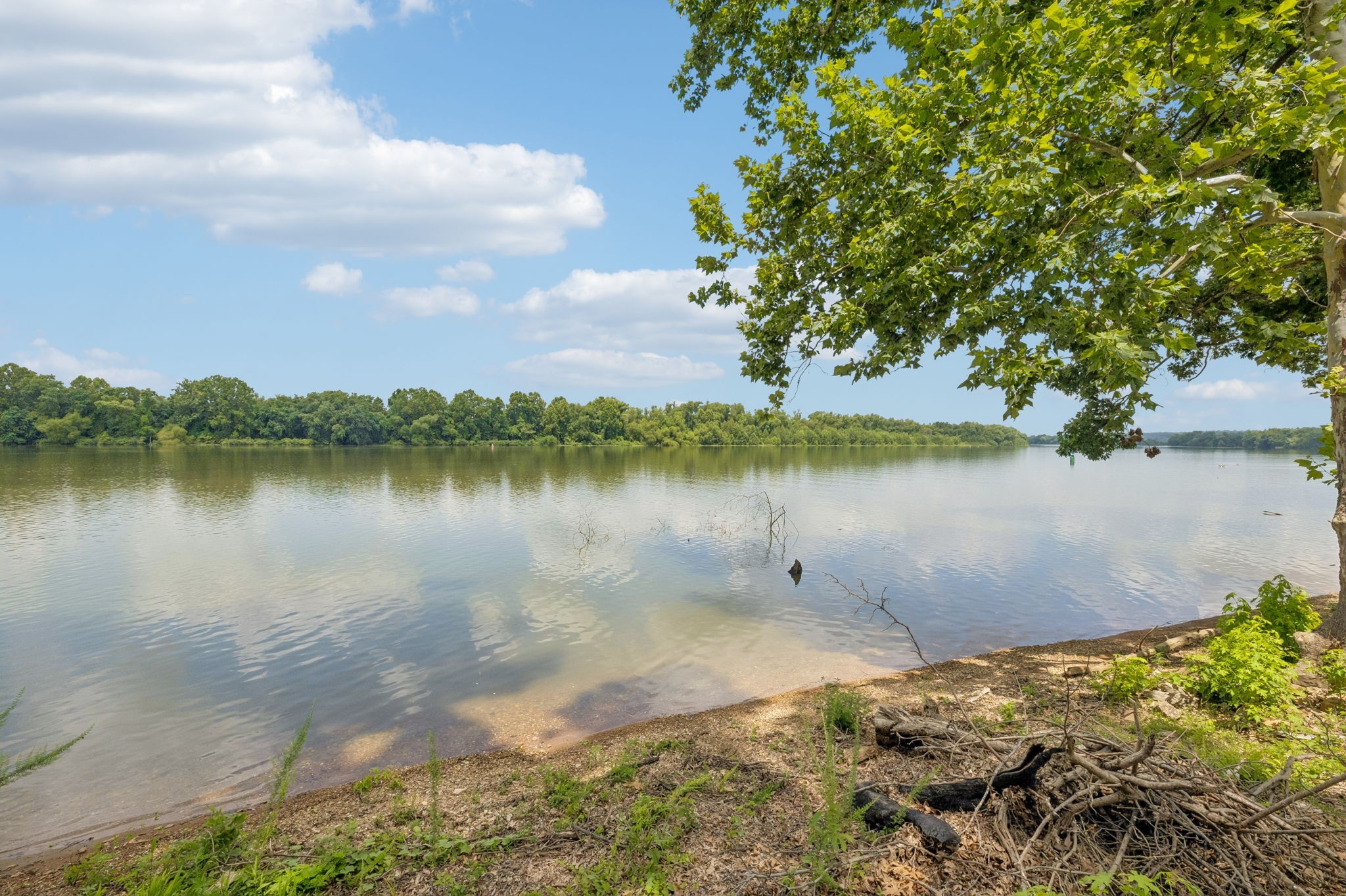 Photo for MLS 3256417 in 194 Lakeshore Cir Bumpus Mills, TN - 37028