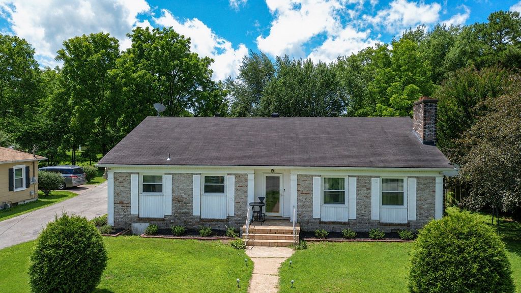 115 Debus St, Lawrenceburg