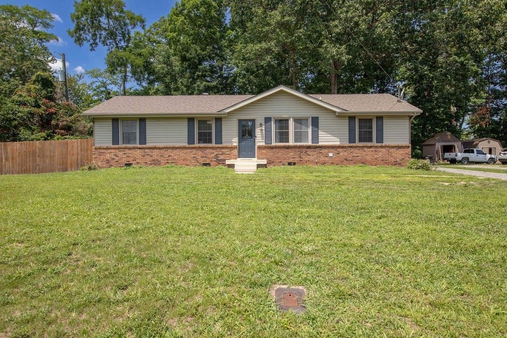 245 Charlemagne Blvd, Clarksville