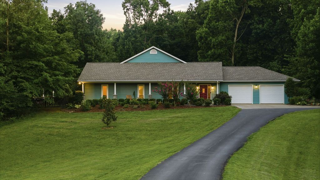 1766 Hunts Ln, Bowling Green