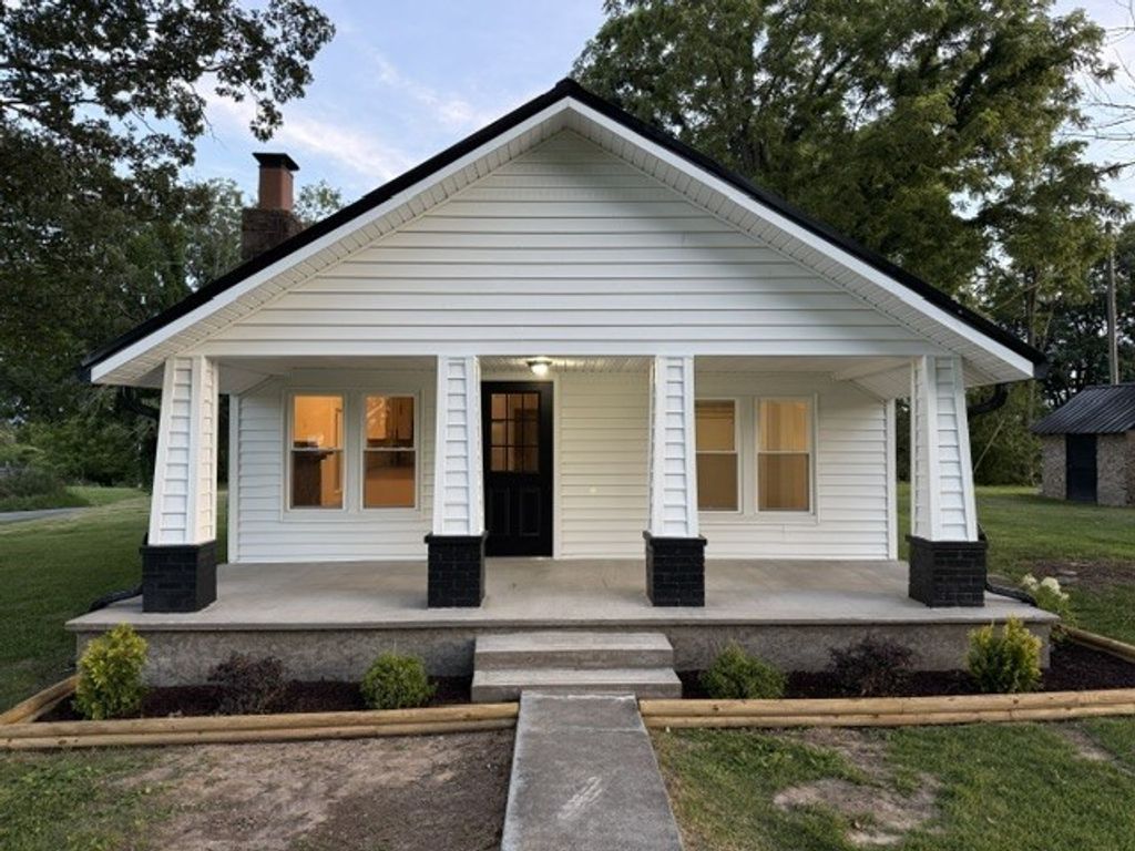 334 N Robin Hood Rd, Doyle