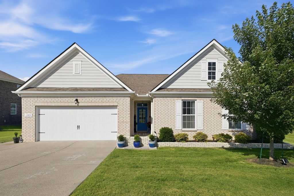 1303 Sylvan Park Dr, Spring Hill