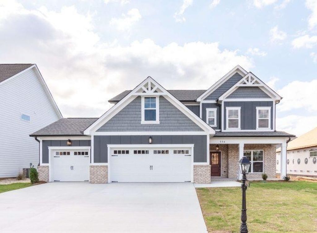 482 Winchester Drive, Rossville