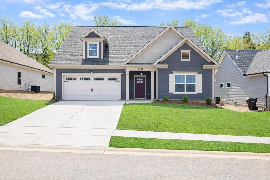 8942 Knolling Loop, Ooltewah