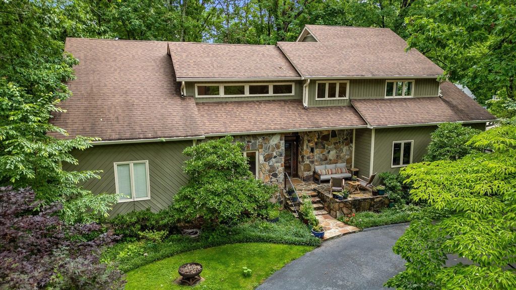 10 Pebble Lane, Signal Mountain