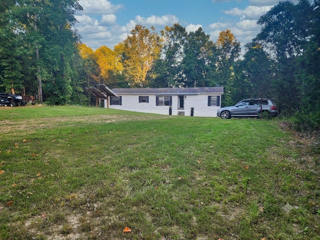 1135 Cane Ridge Rd, Hohenwald