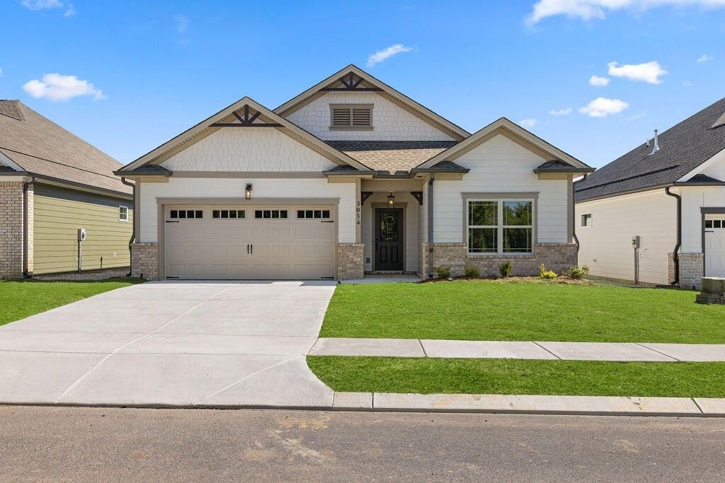2977 Discovery Drive Nw, Cleveland