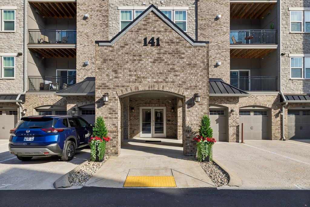 141 Saundersville Rd 1208, Hendersonville