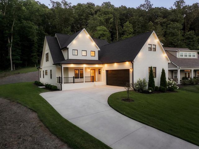 2525 Parkside Place Ne, Cleveland
