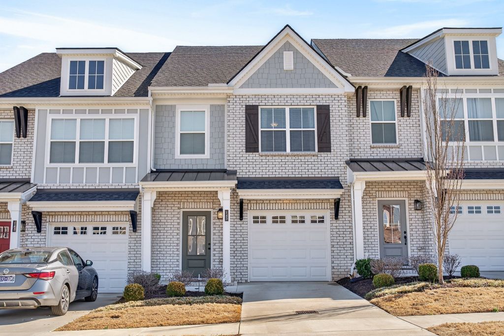 145 Dameron Drive, Hendersonville