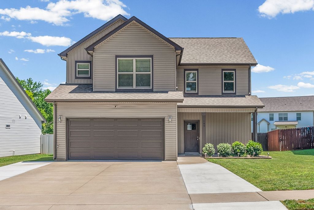 105 Lucerne Ln, Clarksville