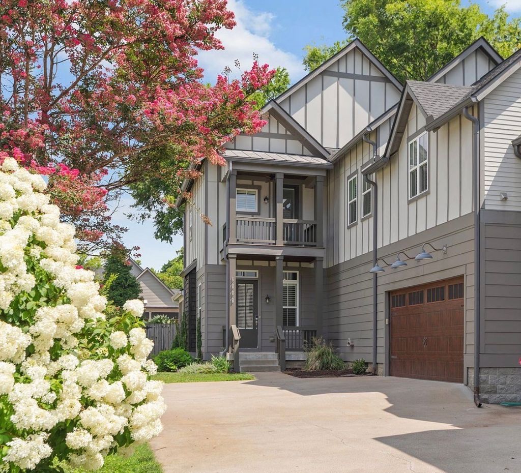 908b Gale Ln, Nashville