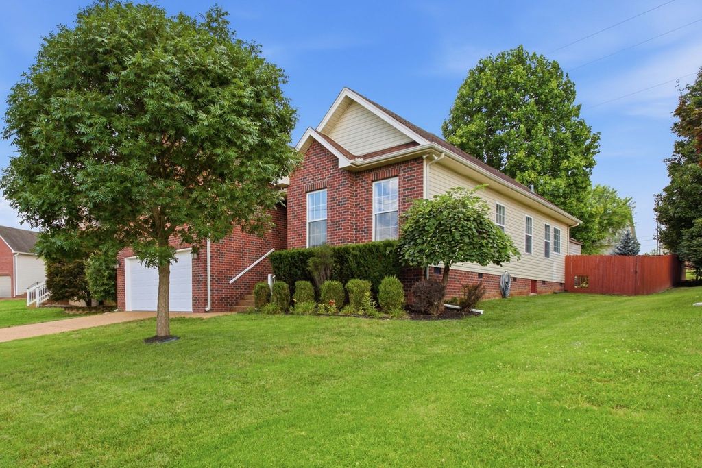 4014 Kristen St, Spring Hill