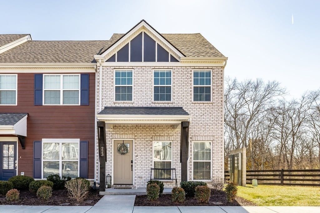 223 Holywell Dr, Gallatin
