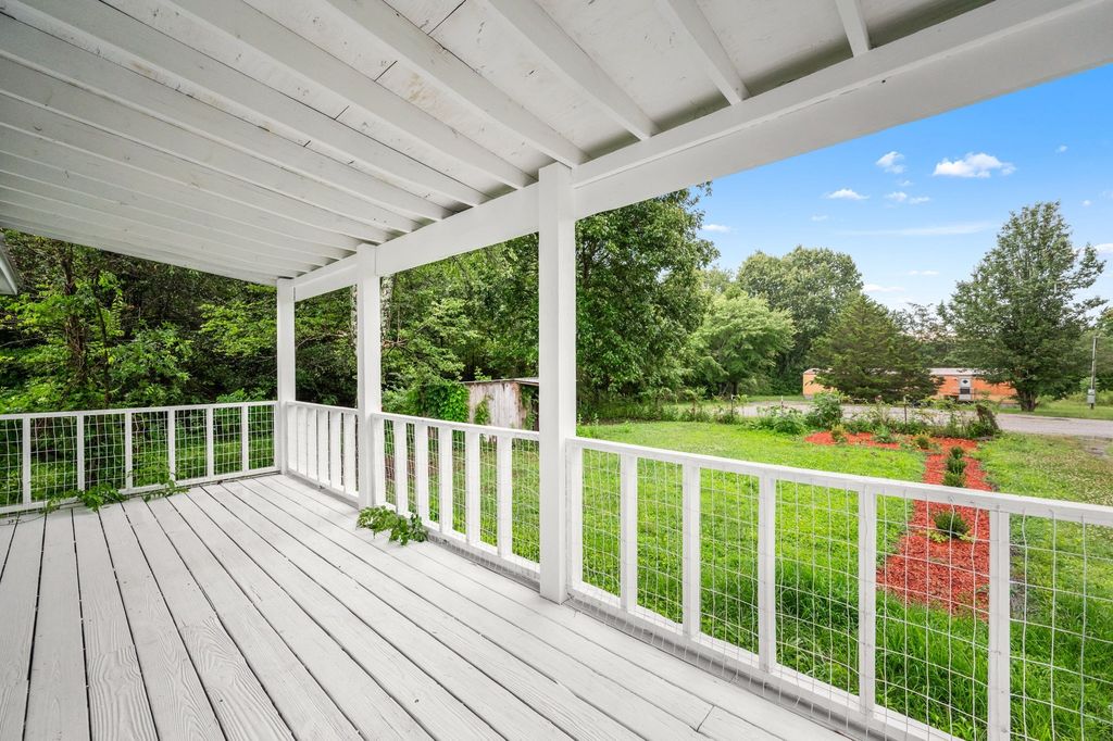 243 N G St, Hillsboro