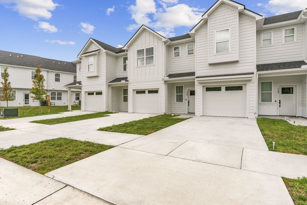 172 High Park Cir 172, Lebanon
