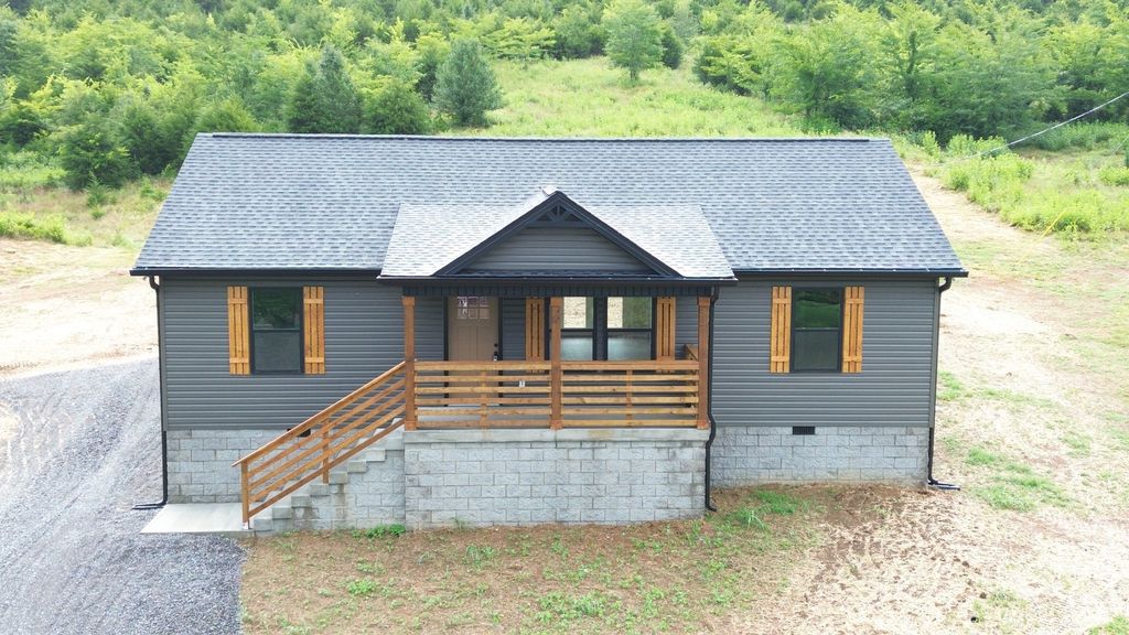 817 Smith Bend Ln, Gainesboro