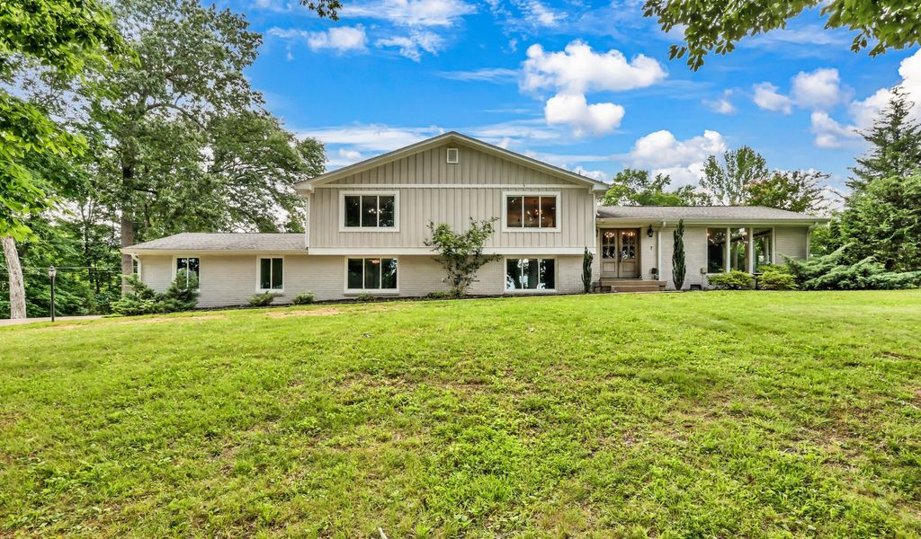1433 Keesee Rd, Clarksville