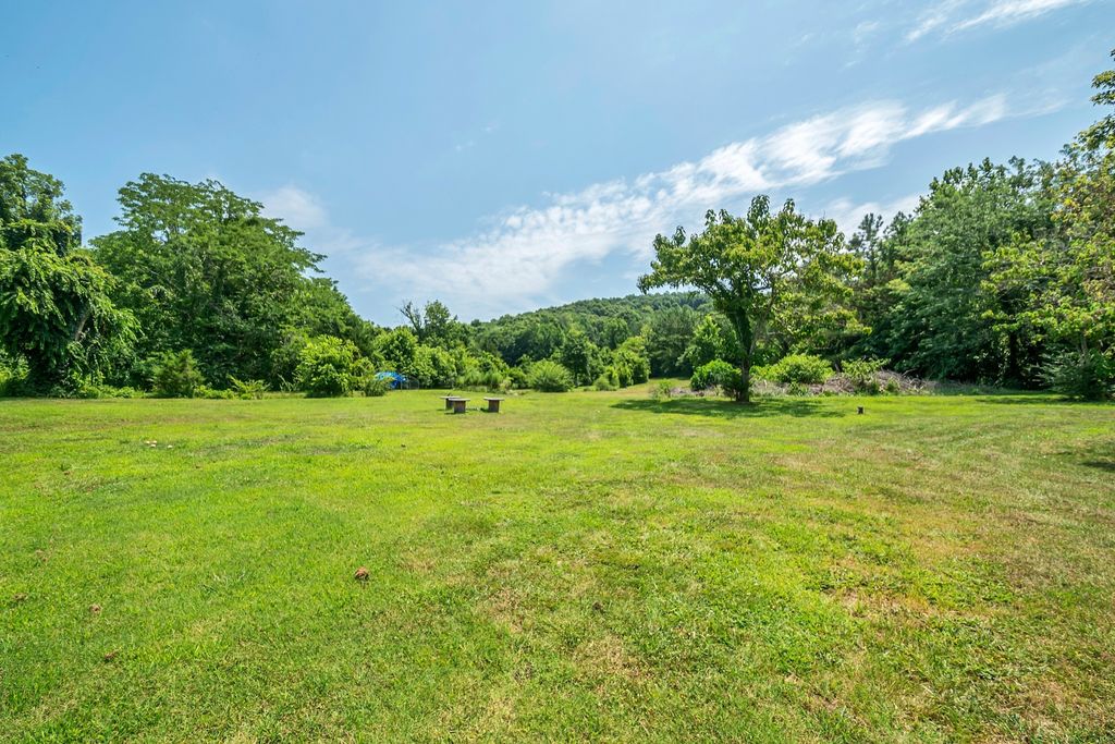 711 Liberty Cir, Prospect