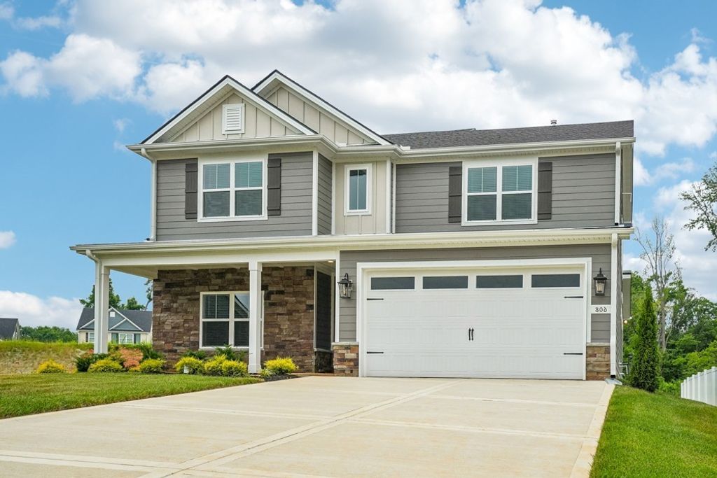621 Silver Trace, White House